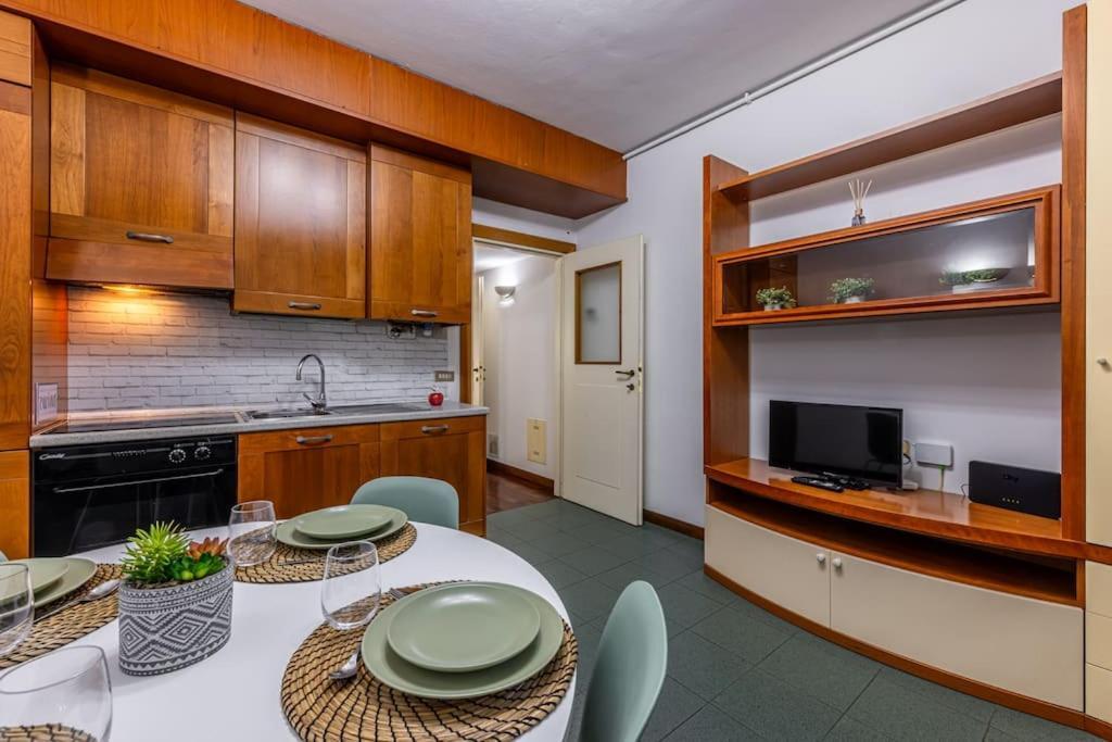 Close To Duomo Lovely City Center Flat Apartman Milánó Kültér fotó