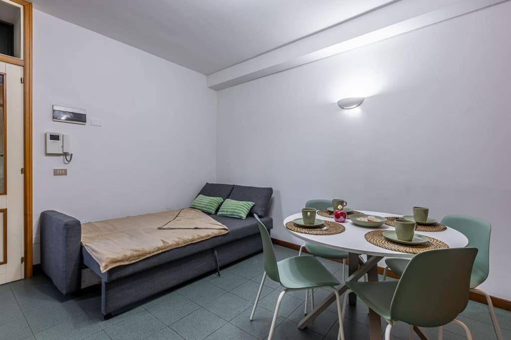 Close To Duomo Lovely City Center Flat Apartman Milánó Kültér fotó