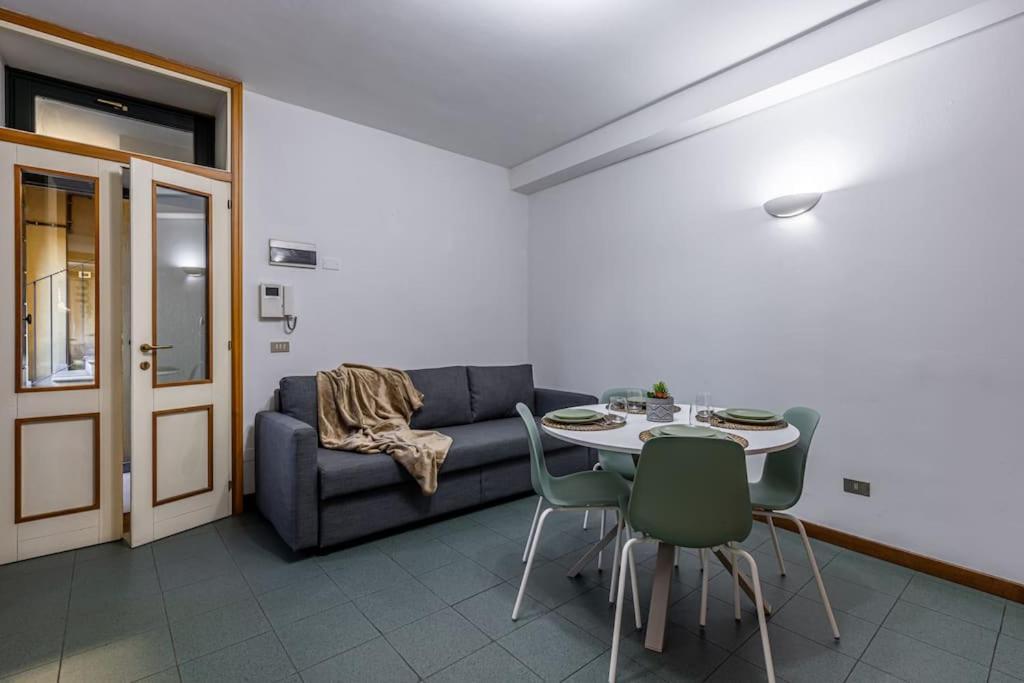 Close To Duomo Lovely City Center Flat Apartman Milánó Kültér fotó