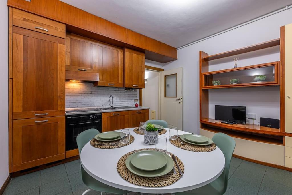 Close To Duomo Lovely City Center Flat Apartman Milánó Kültér fotó